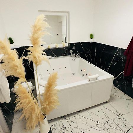 Hedonist Spa Jacuzzi Sarajevo Free Parking Exterior foto